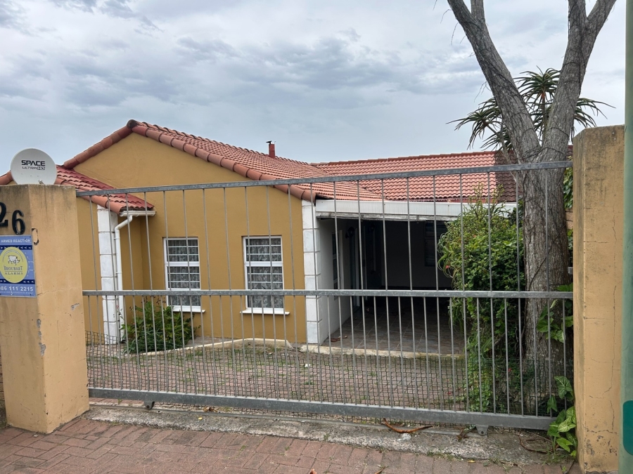 5 Bedroom Property for Sale in Beacon Bay North Eastern Cape